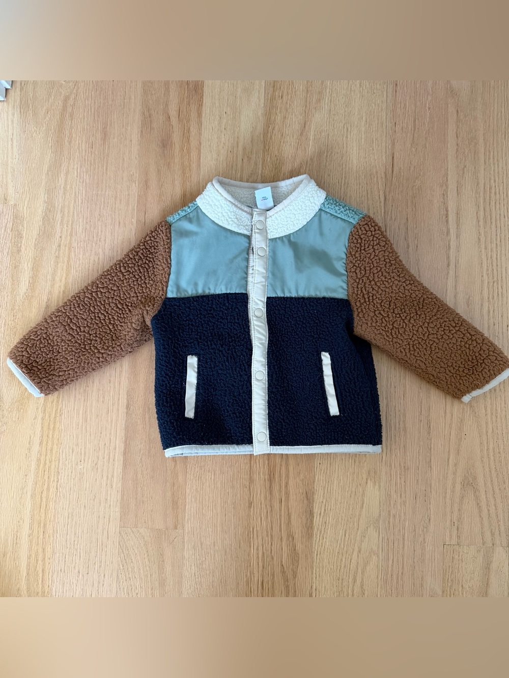 Old Navy light Sherpa Jacket in Sage Green and Cream 12-18months